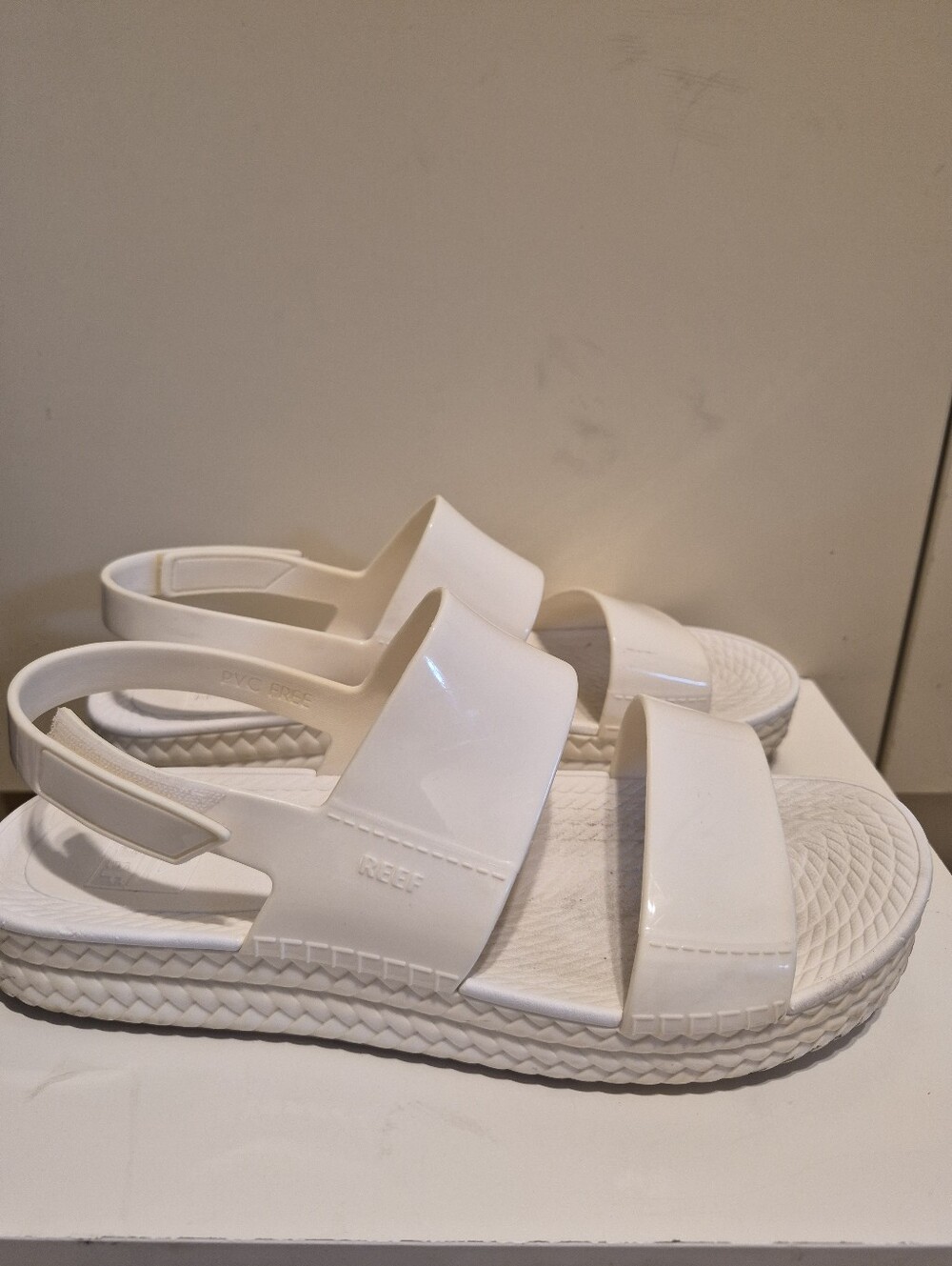Reef Water Vista Sandals in "White Shine" Sz. 9 Ret. $70 PVC-Free